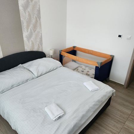 Apartmany Roland เวลคีเมเดียร์ ภายนอก รูปภาพ
