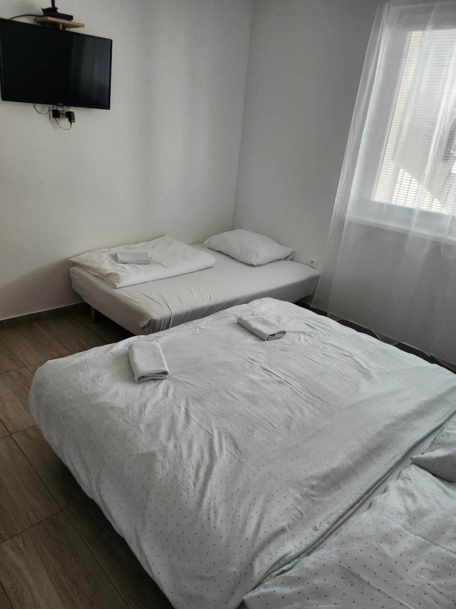 Apartmany Roland เวลคีเมเดียร์ ภายนอก รูปภาพ