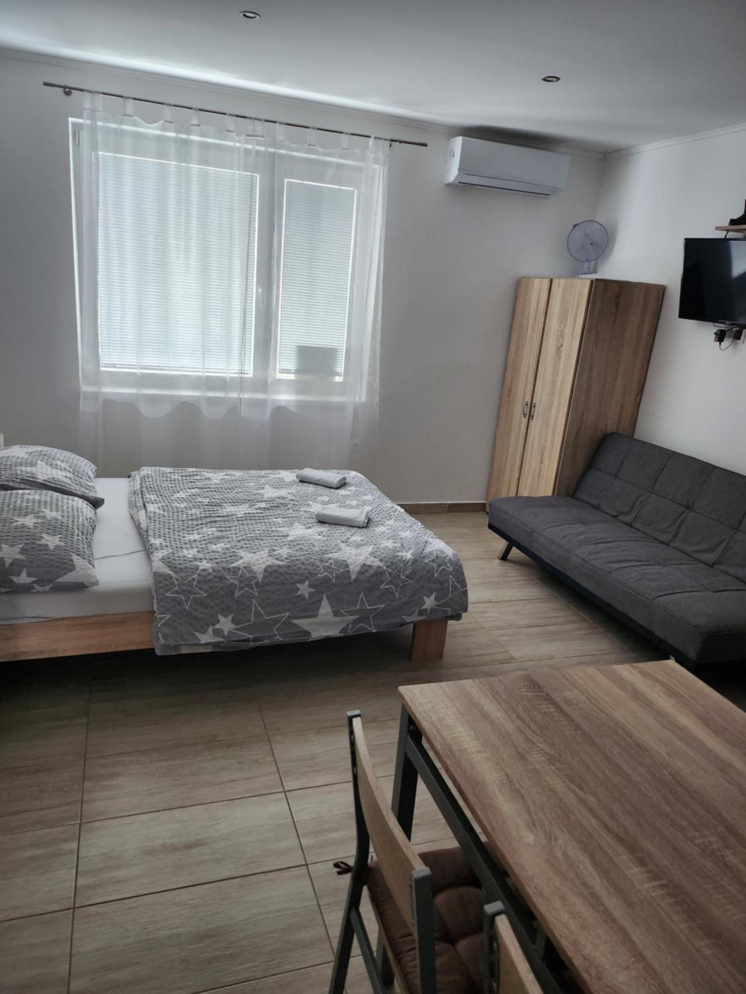 Apartmany Roland เวลคีเมเดียร์ ภายนอก รูปภาพ