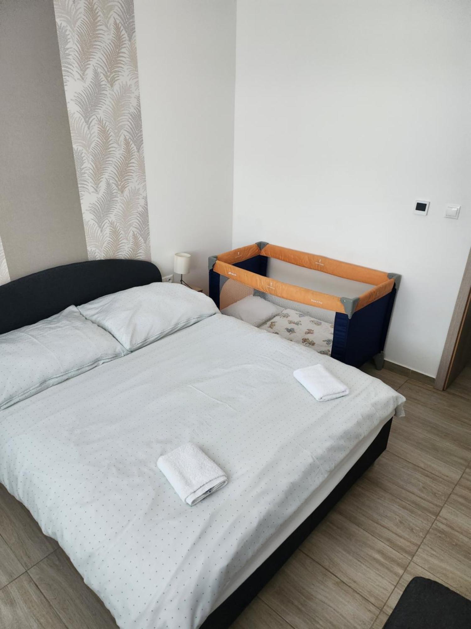 Apartmany Roland เวลคีเมเดียร์ ภายนอก รูปภาพ