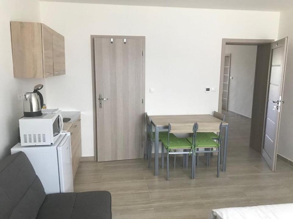 Apartmany Roland เวลคีเมเดียร์ ภายนอก รูปภาพ